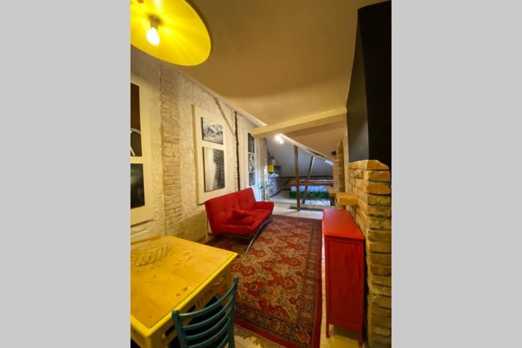 The House A La Cluj Villa Exterior photo
