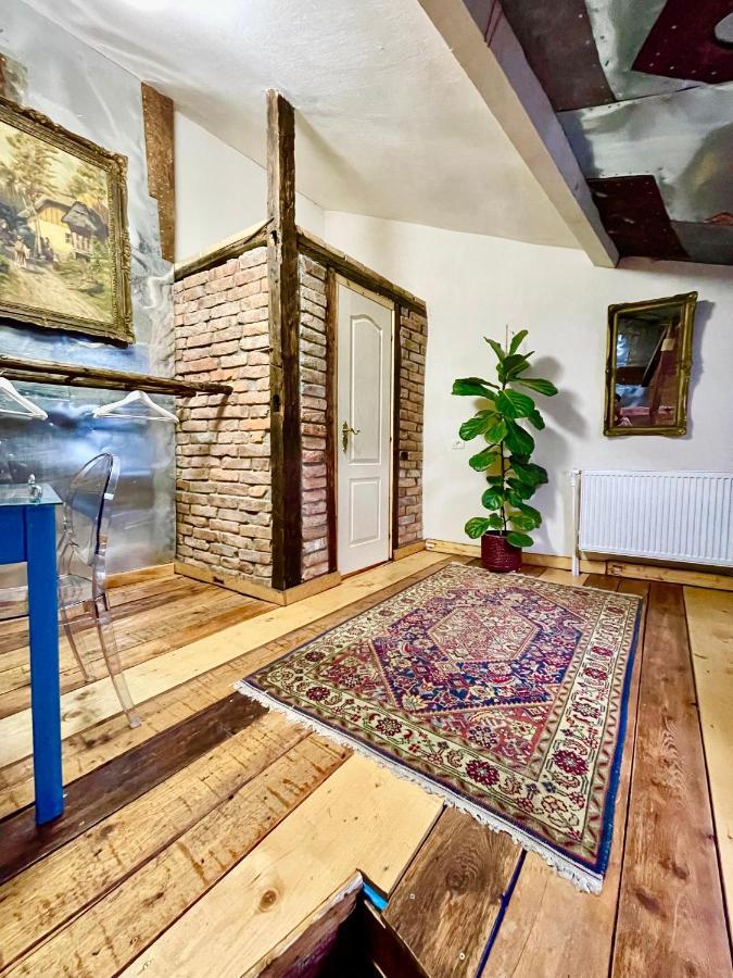 The House A La Cluj Villa Exterior photo